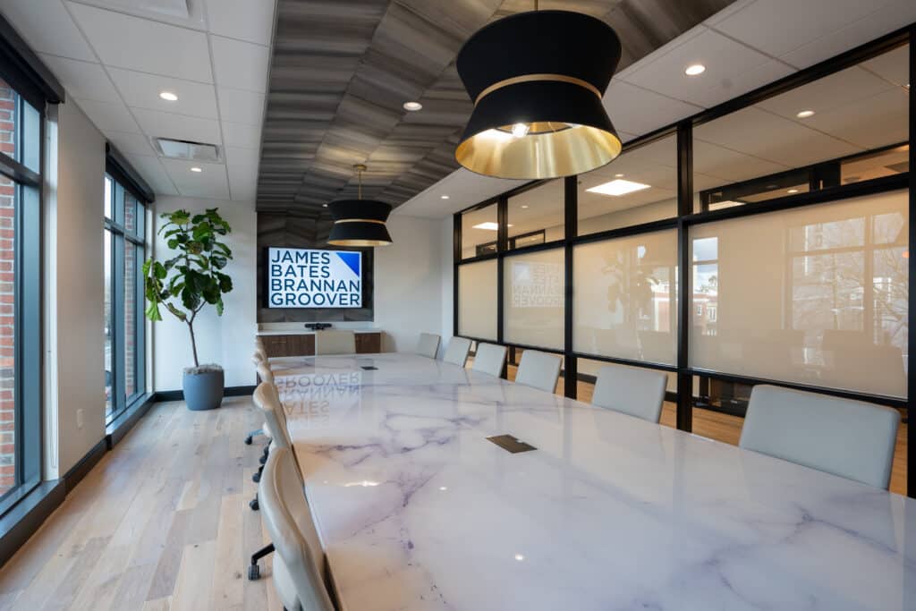 , Location Salle de Réunion: Bureaux juridiques d’entreprise : comment la mise en page favorise la confidentialité et la concentration