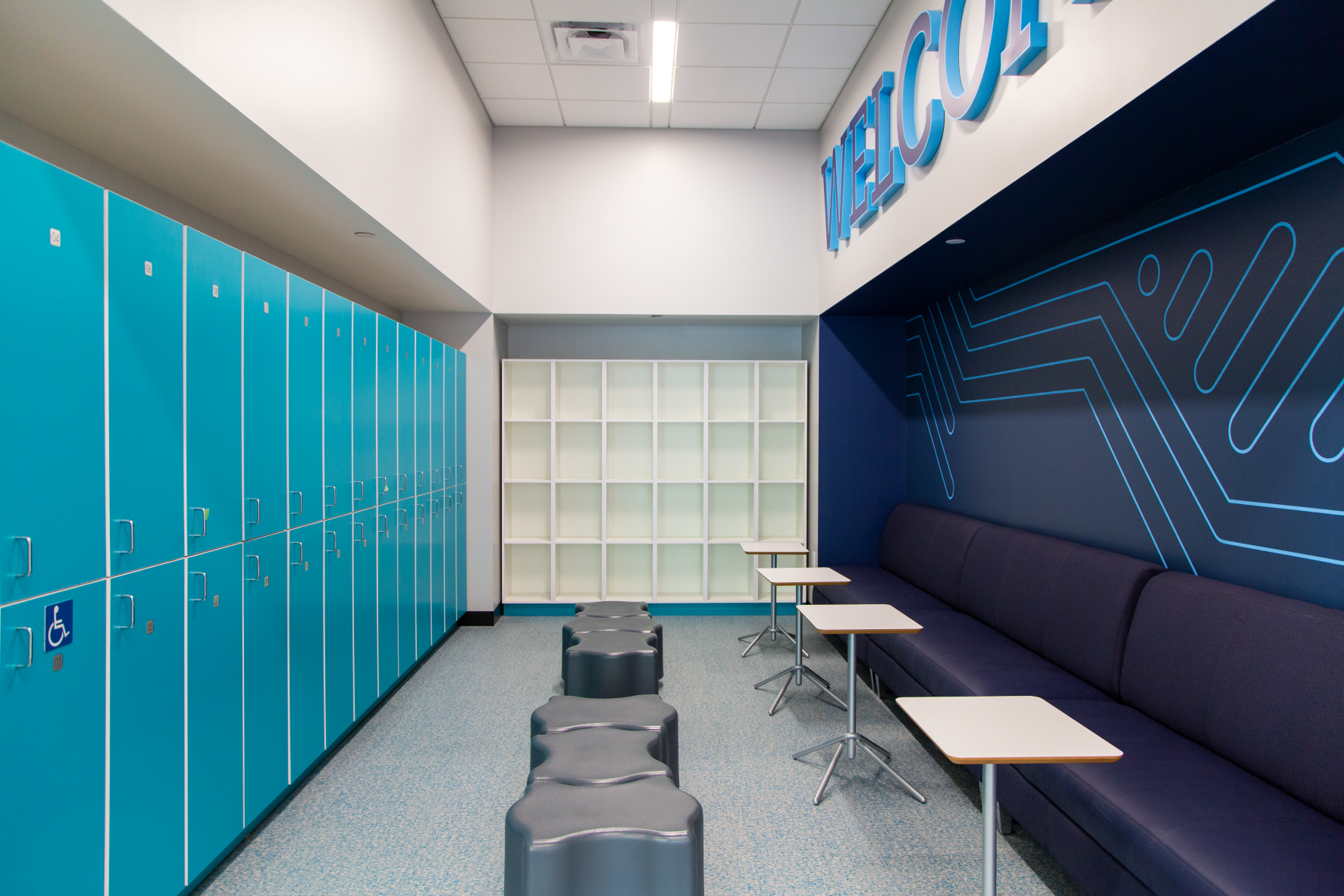 Image de marque du mobilier de bureau continental du campus PA Cyber ​​Greensburg